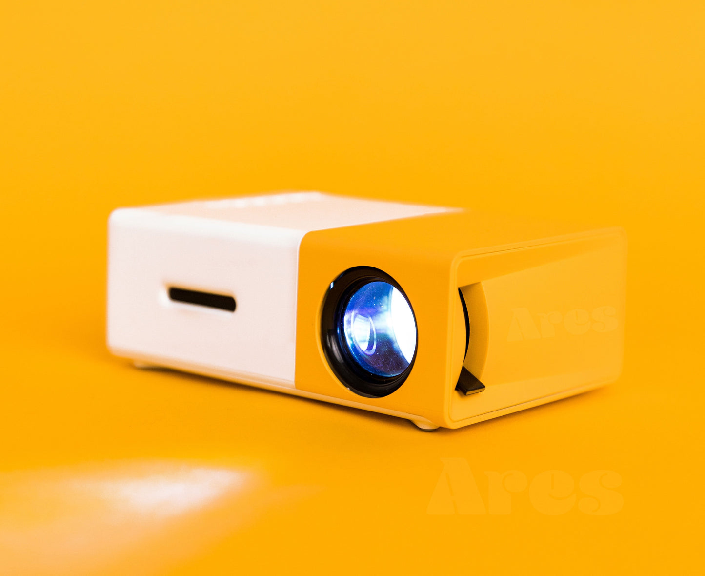 Ultra HD Mini Projector - Franco Gadgets